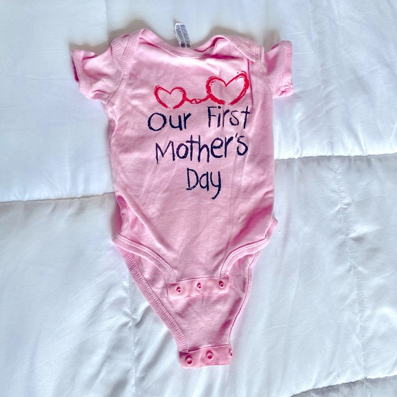 Set, first Mother’s Day L t-shirt & 6 mo. onesie - Picture 3 of 4